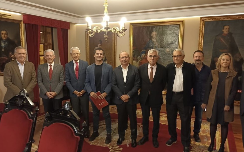 Reunión de Borja Verea coa Real Sociedade Económica de Amigos del País da cidade de Santiago (RSEAPS)